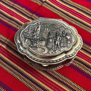 Silver jewelry box 5.5 x 4.5 by Eleanor Claire made in Japan